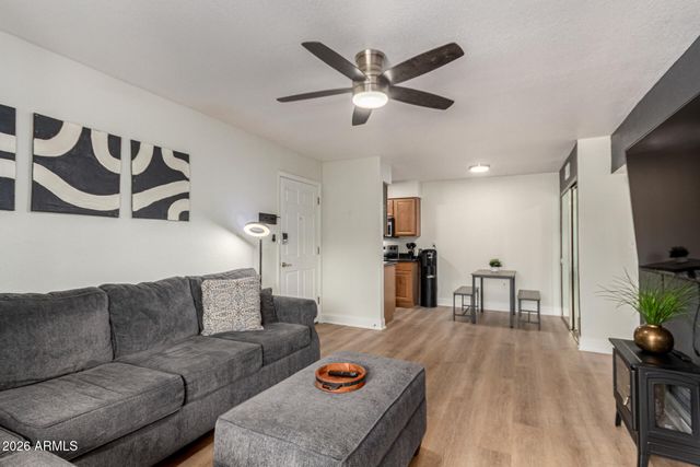 5877 N GRANITE REEF Road 1133, Scottsdale, AZ 85250