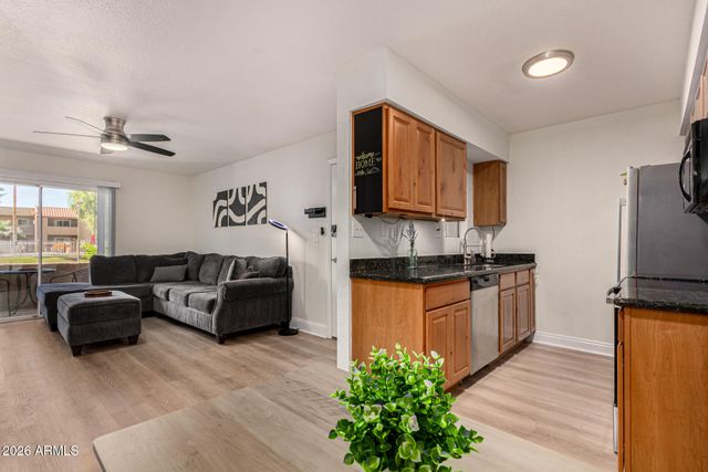 5877 N GRANITE REEF Road 1133, Scottsdale, AZ 85250