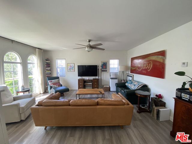 1444 S COCHRAN Avenue, Los Angeles, CA 90019