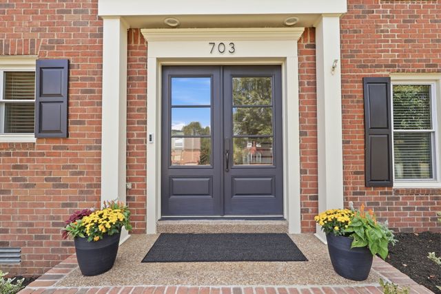 703 Helmsdale Pl, S, Brentwood, TN 37027
