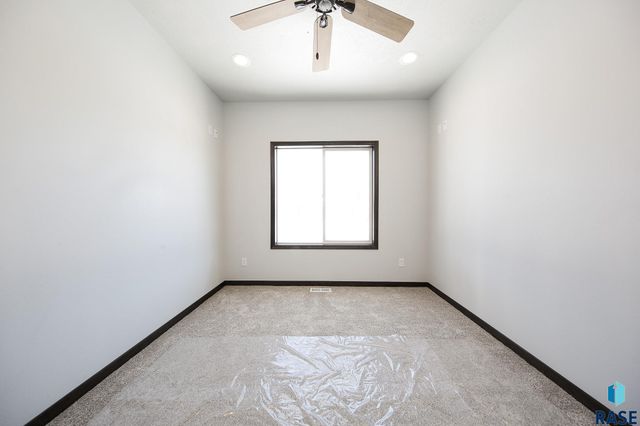 415 N Elm St Street, Lennox, SD 57039