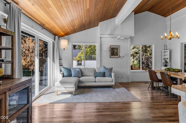 1705 NE Shepard Road, Bend, OR 97701