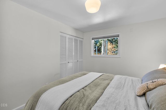 1705 NE Shepard Road, Bend, OR 97701