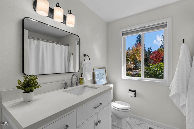 1705 NE Shepard Road, Bend, OR 97701