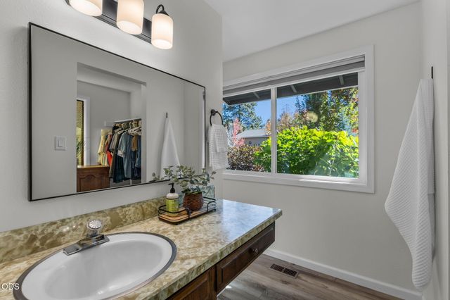 1705 NE Shepard Road, Bend, OR 97701