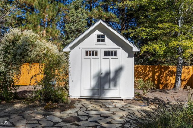 1705 NE Shepard Road, Bend, OR 97701