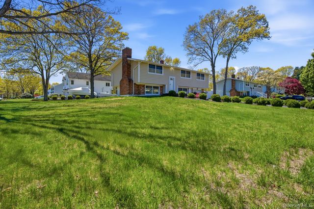 22 Fairway Drive, Port Jefferson Station, NY 11776
