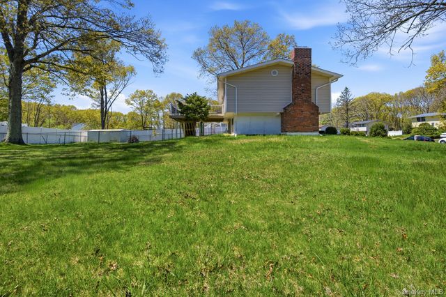22 Fairway Drive, Port Jefferson Station, NY 11776