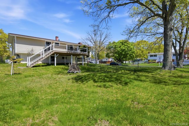 22 Fairway Drive, Port Jefferson Station, NY 11776