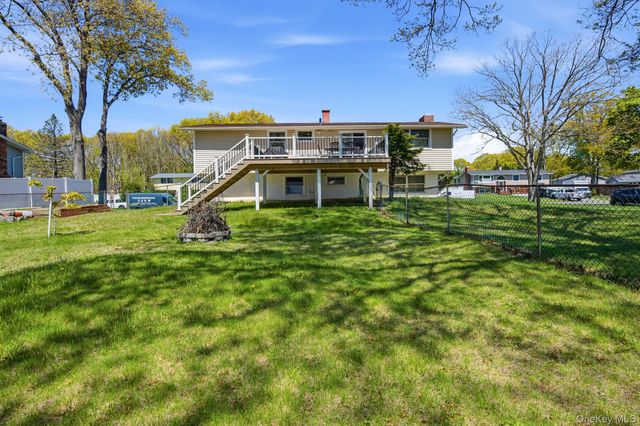 22 Fairway Drive, Port Jefferson Station, NY 11776