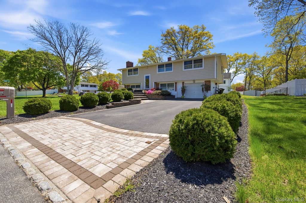 22 Fairway Drive, Port Jefferson Station, NY 11776