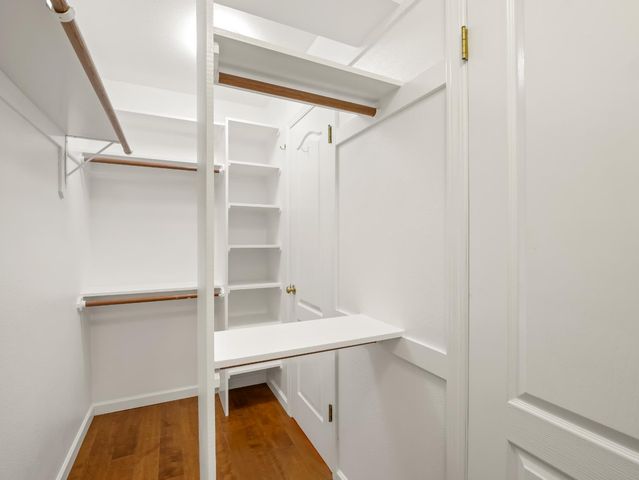 9073 N Whitehall Lane, Fresno, CA 93720