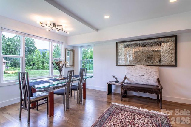 16 Riverside Drive, Barnardsville, NC 28709