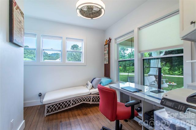 16 Riverside Drive, Barnardsville, NC 28709