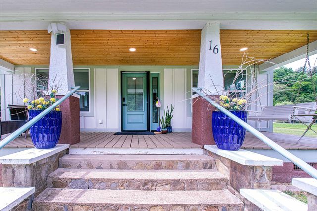 16 Riverside Drive, Barnardsville, NC 28709