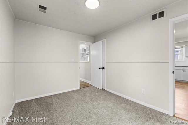 561 Andresen Court, Hazel Park, MI 48030