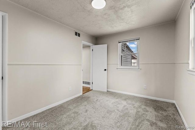 561 Andresen Court, Hazel Park, MI 48030