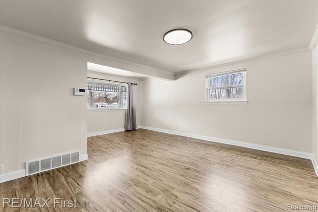 561 Andresen Court, Hazel Park, MI 48030