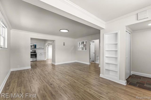 561 Andresen Court, Hazel Park, MI 48030