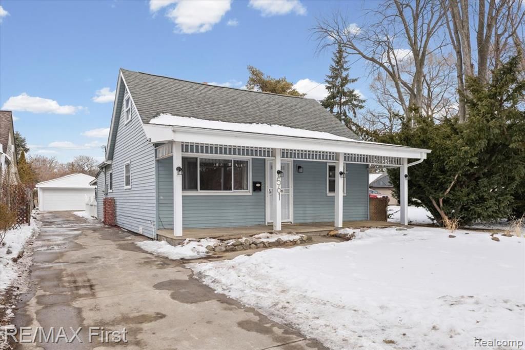 561 Andresen Court, Hazel Park, MI 48030