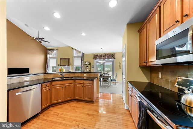 161 CANDLEWYCK DR, Avondale, PA 19311