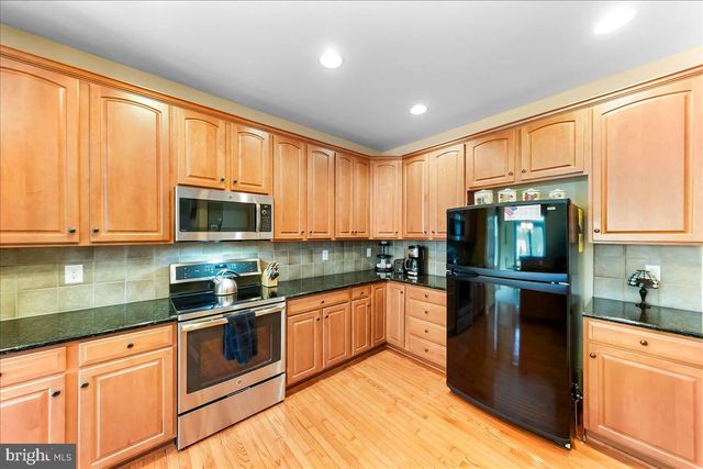 161 CANDLEWYCK DR, Avondale, PA 19311