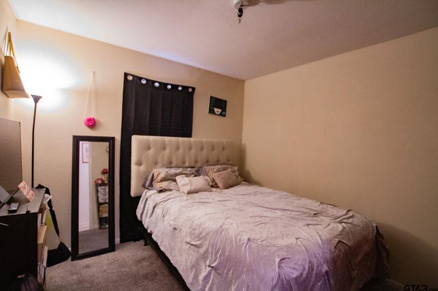 8142 Karen Dr, Tyler, TX 75703