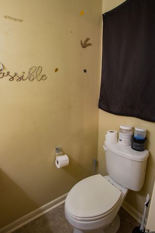 8142 Karen Dr, Tyler, TX 75703