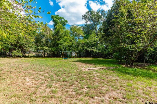8142 Karen Dr, Tyler, TX 75703