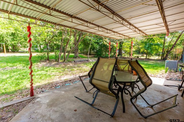 8142 Karen Dr, Tyler, TX 75703