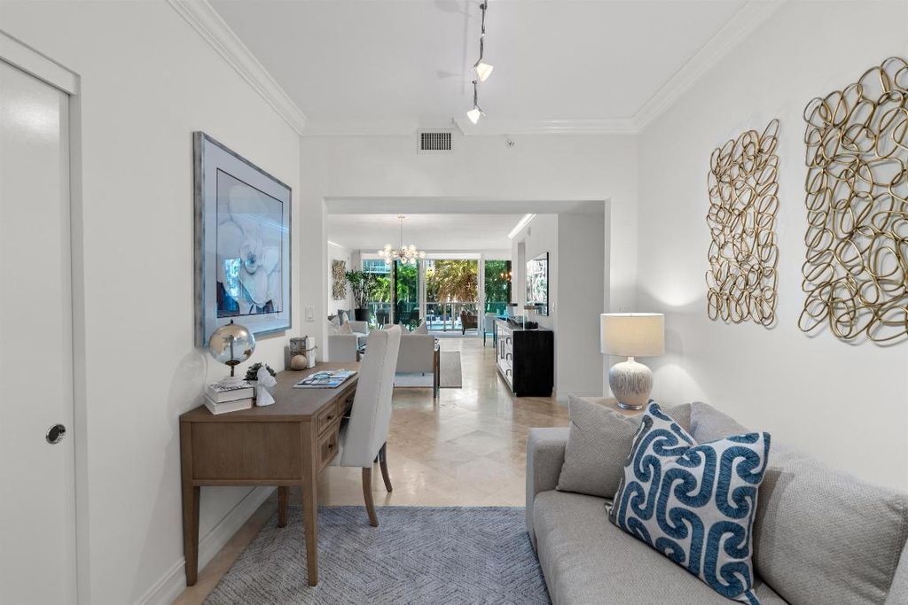 Image 13 of property listing at 550 SE Mizner Boulevard B202, Boca Raton, FL 33432