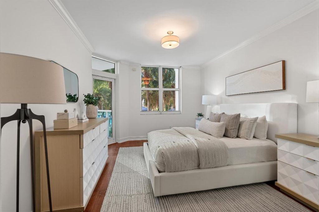 Image 18 of property listing at 550 SE Mizner Boulevard B202, Boca Raton, FL 33432