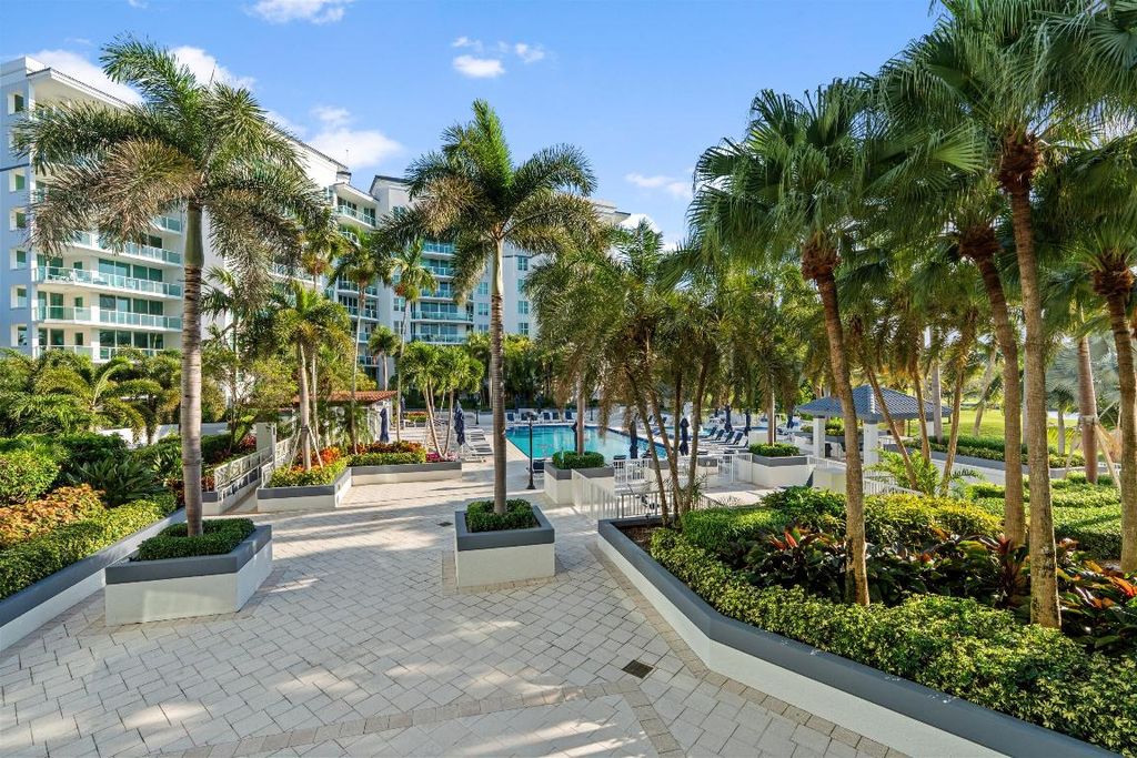 Image 24 of property listing at 550 SE Mizner Boulevard B202, Boca Raton, FL 33432