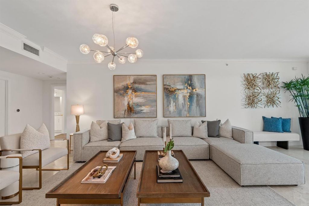 Image 3 of property listing at 550 SE Mizner Boulevard B202, Boca Raton, FL 33432