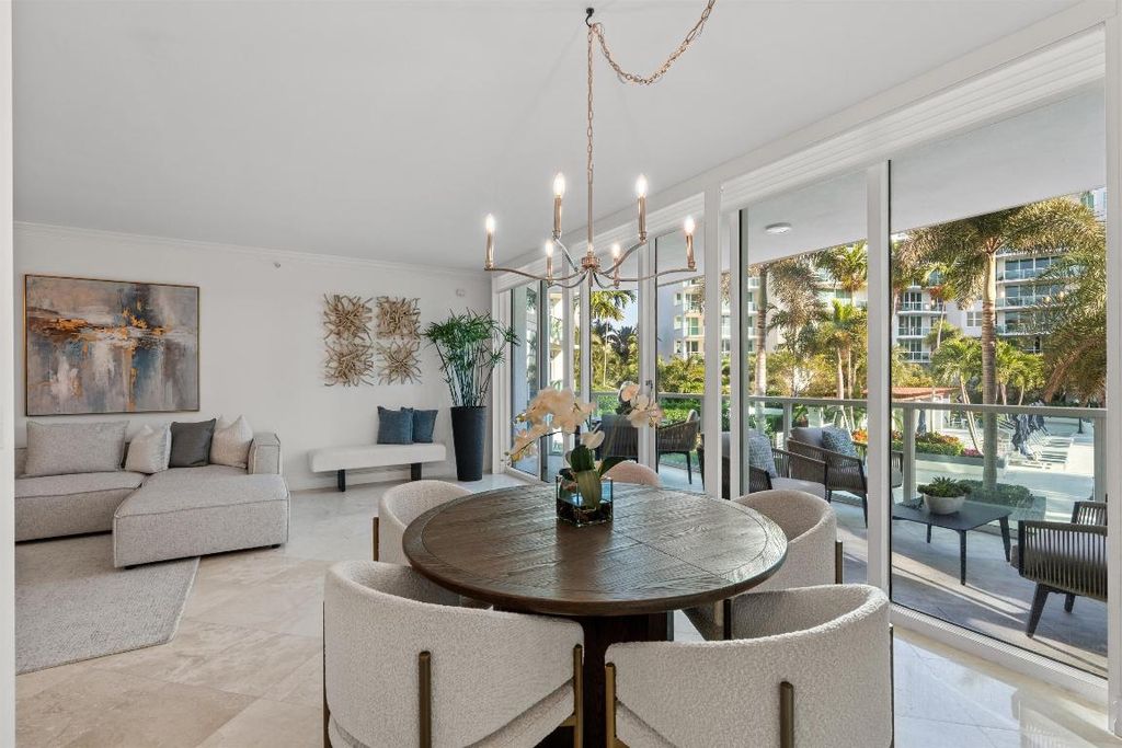 Image 6 of property listing at 550 SE Mizner Boulevard B202, Boca Raton, FL 33432
