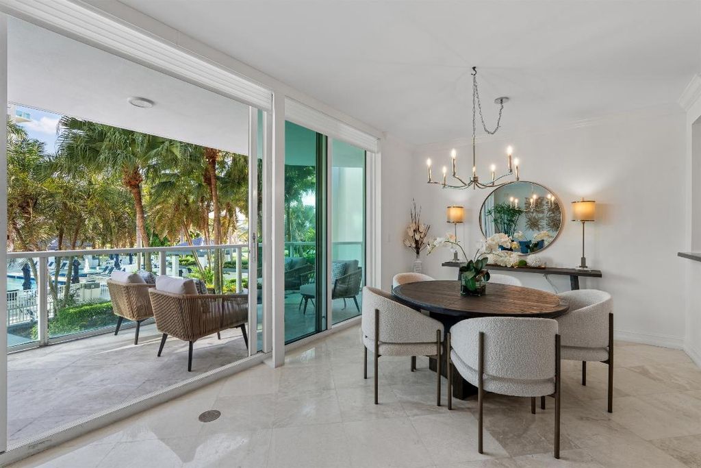 Image 7 of property listing at 550 SE Mizner Boulevard B202, Boca Raton, FL 33432