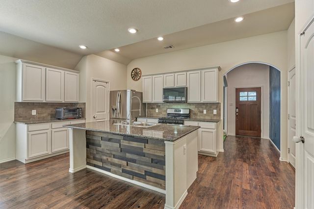 2232 Buck Hollow Court, Conroe, TX 77304