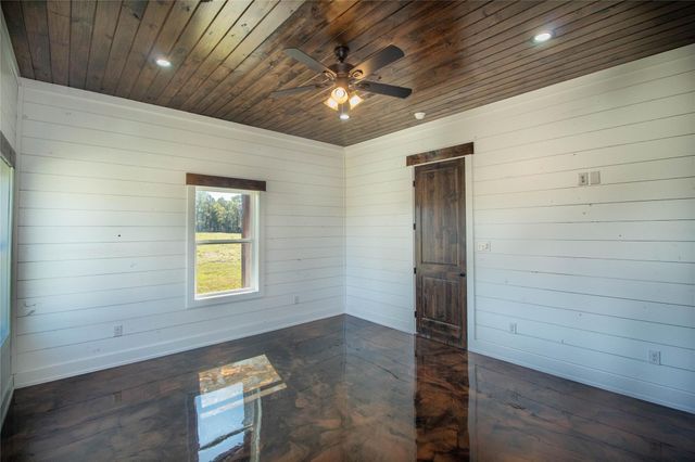 1275 Castlewood Road, Livingston, TX 77351