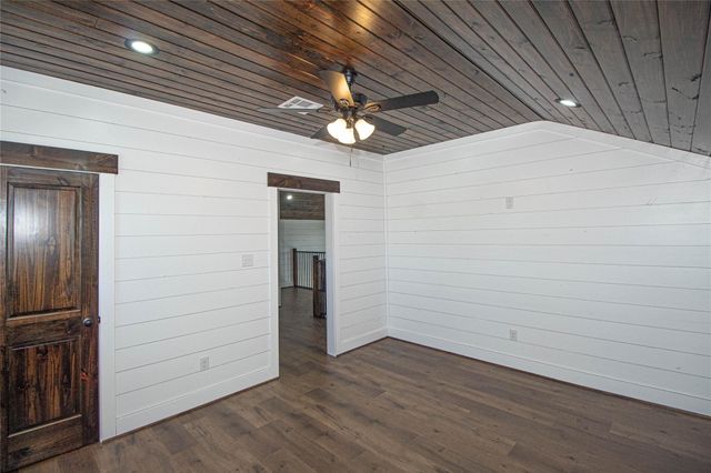 1275 Castlewood Road, Livingston, TX 77351