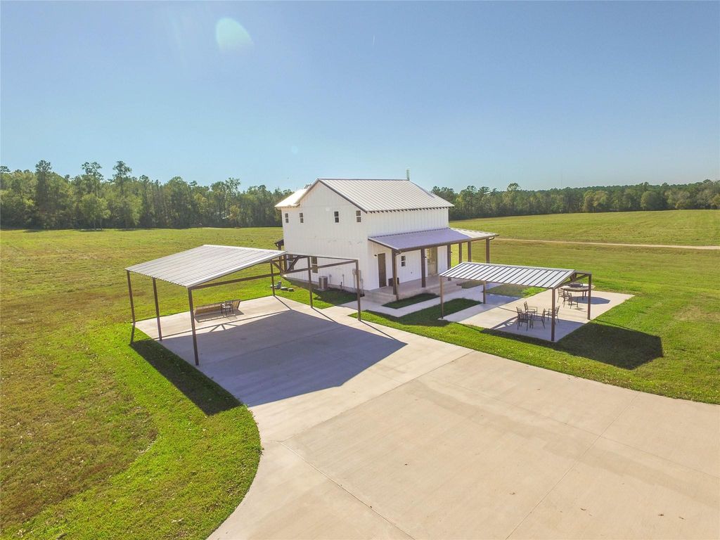 1275 Castlewood Road, Livingston, TX 77351
