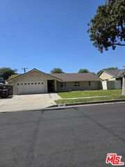 2207 Braeburn Avenue, Fullerton, CA 92831