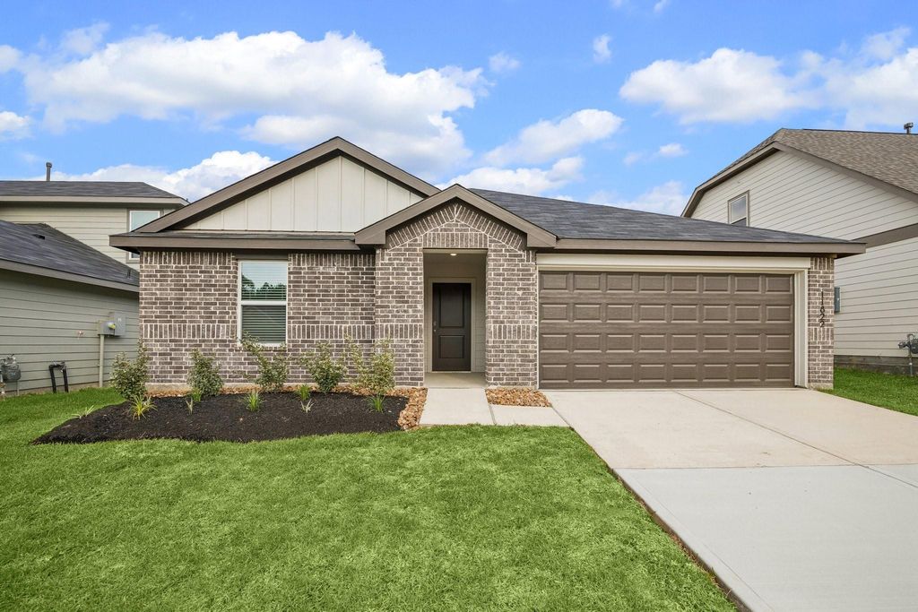 11822 Serenas Song Drive, Willis, TX 77318