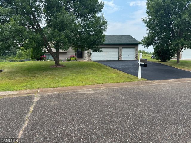 335 Fawn Meadows Way NE, Pine City, MN 55063