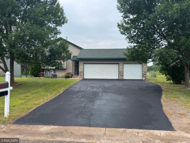 335 Fawn Meadows Way NE, Pine City, MN 55063