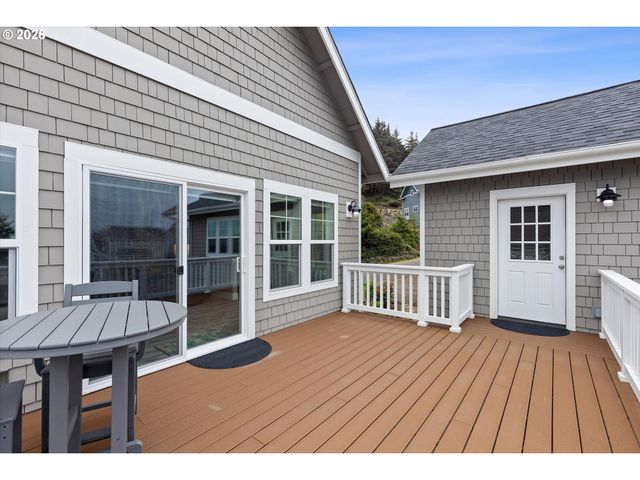 2065 Ne MULBERRY Loop, Lincoln City, OR 97367