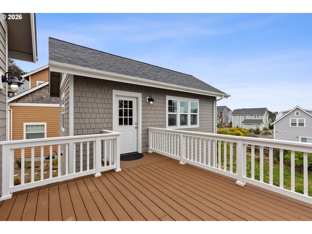 2065 Ne MULBERRY Loop, Lincoln City, OR 97367