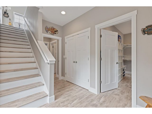 2065 Ne MULBERRY Loop, Lincoln City, OR 97367