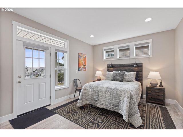 2065 Ne MULBERRY Loop, Lincoln City, OR 97367