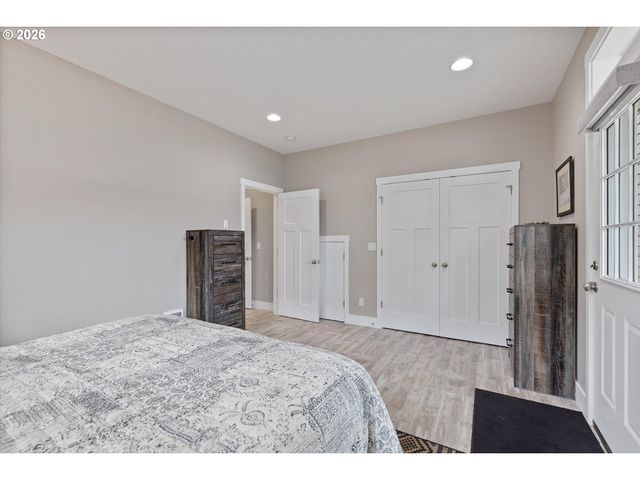 2065 Ne MULBERRY Loop, Lincoln City, OR 97367