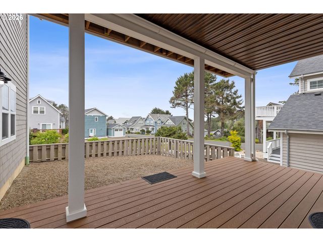 2065 Ne MULBERRY Loop, Lincoln City, OR 97367
